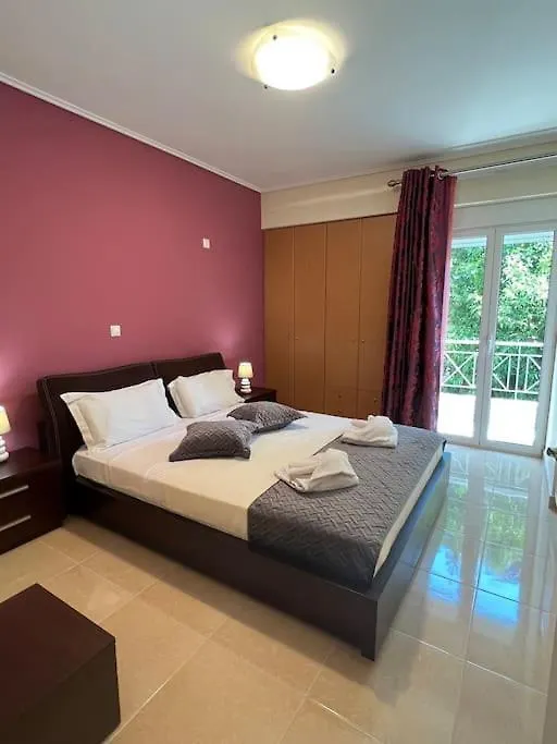 Comfortable Apartment At Skouze Hill-1